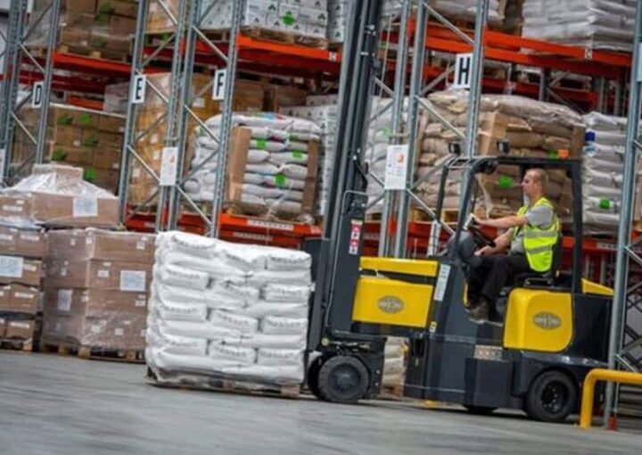 Aislemaster Electric Articulated Forklifts